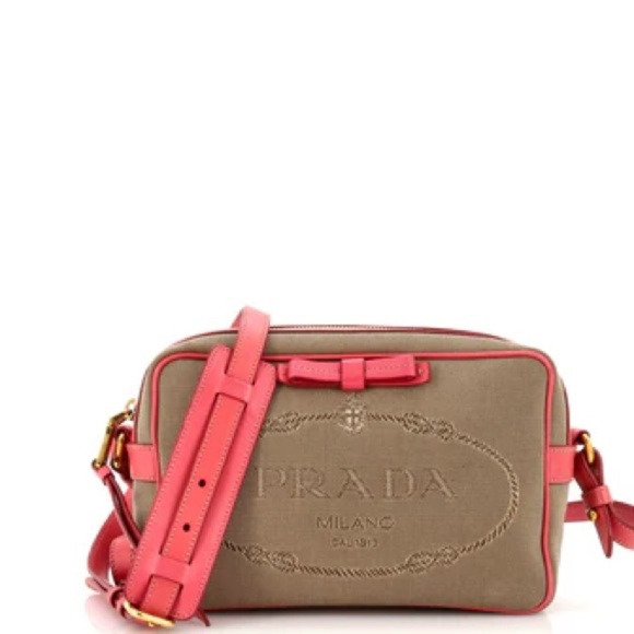 Authentic PRADA PINK JACQUARD CANVAS LOGO
CAMERA BAG - Picture 1 of 15